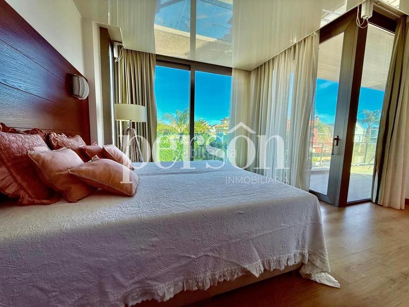 Foto abb90b79-fb1d-4bb7-9c6d-292021b2f45c. Casa amb piscina a La Zenia Orihuela