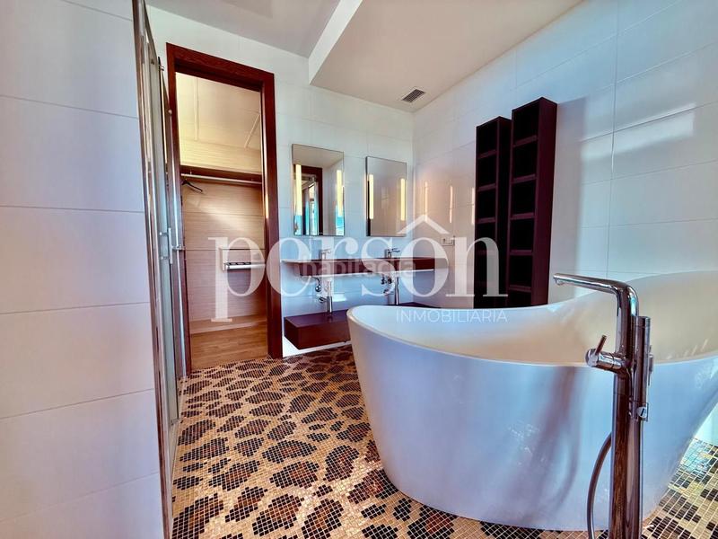 Foto ac2b1b69-e993-4919-9a4d-c098891ba981. Casa amb piscina a La Zenia Orihuela