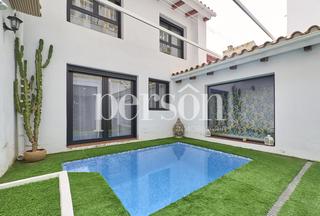 Miete Zweistöckige Wohnung in Morvedre. Casa en alquiler de temporada con piscina junto a los jardines d