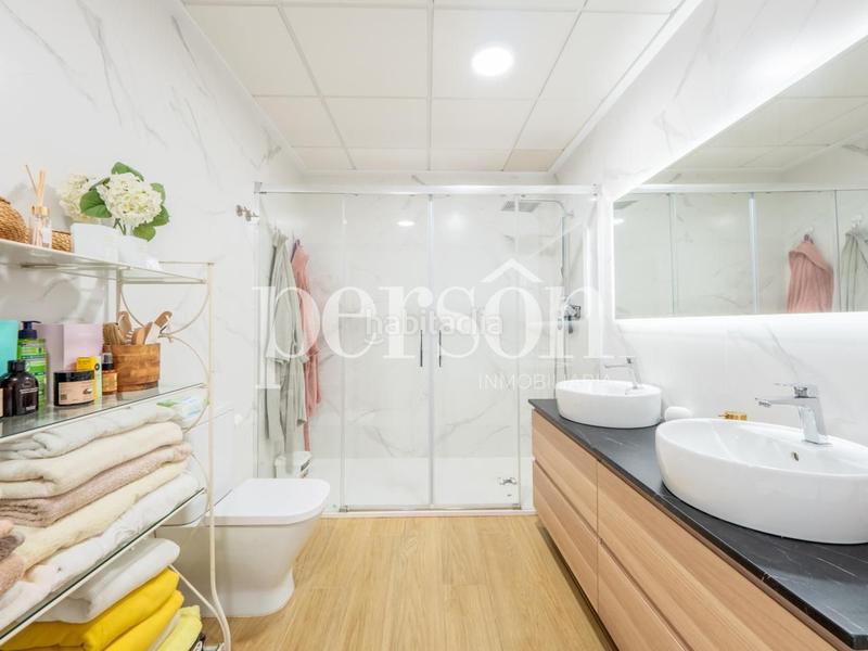 Foto 4cf0fdd9-f2c6-4112-9288-e6b3723dae5c. Casa encantador chalet en la urbanización los lagos en Alginet