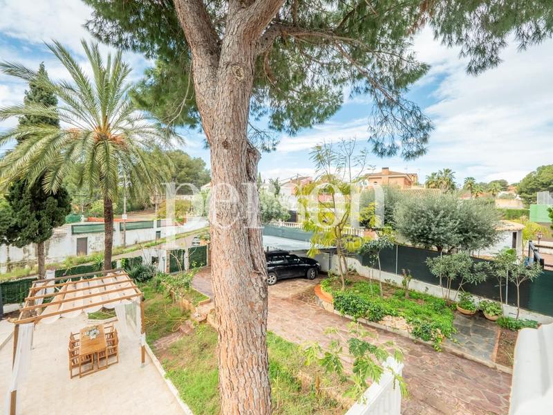 Foto 6f029a70-b203-46b1-9b70-38e9c92f40ac. Casa encantador chalet en la urbanización los lagos en Alginet
