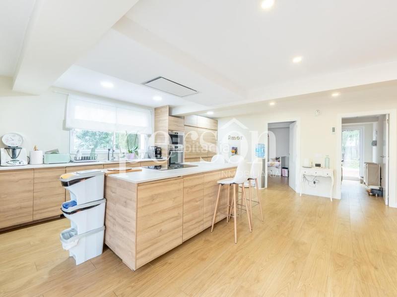 Foto cbd88540-8d01-4677-a4d2-c8e8e3f826b9. Casa encantador chalet en la urbanización los lagos en Alginet