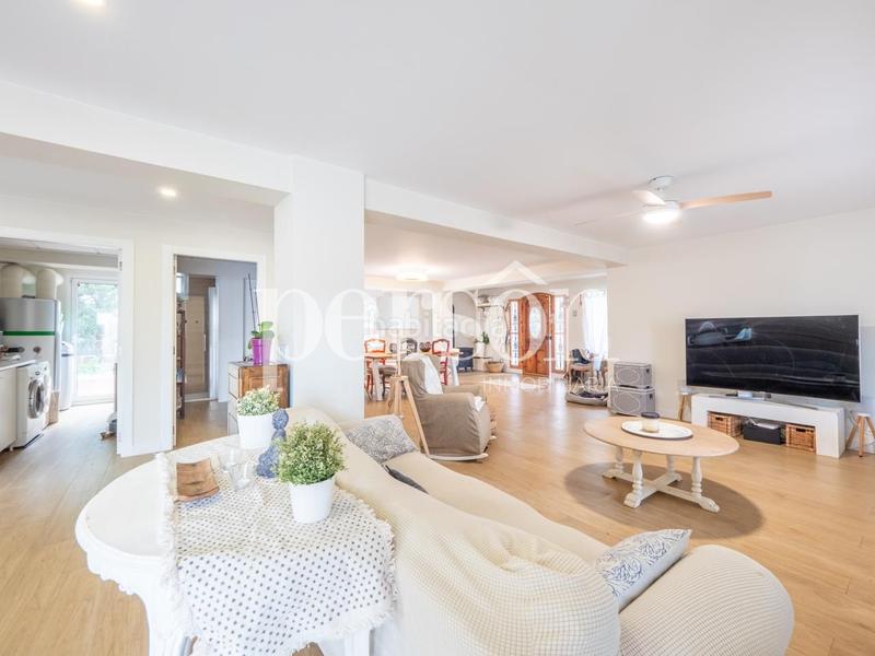 Foto e1f37f81-ee42-4f85-b653-472e474c6032. Casa encantador chalet en la urbanización los lagos en Alginet