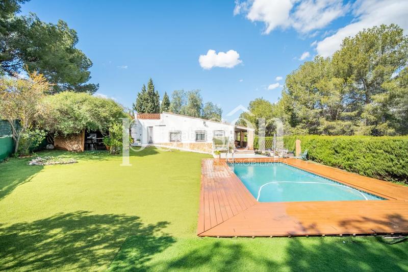 Foto c3afbc3e-364c-4aa8-bd14-d3e3b3352681. Casa amb aparcament piscina a Vilamarxant