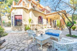 Casa a Buñol. Villa en el corazón de buñol