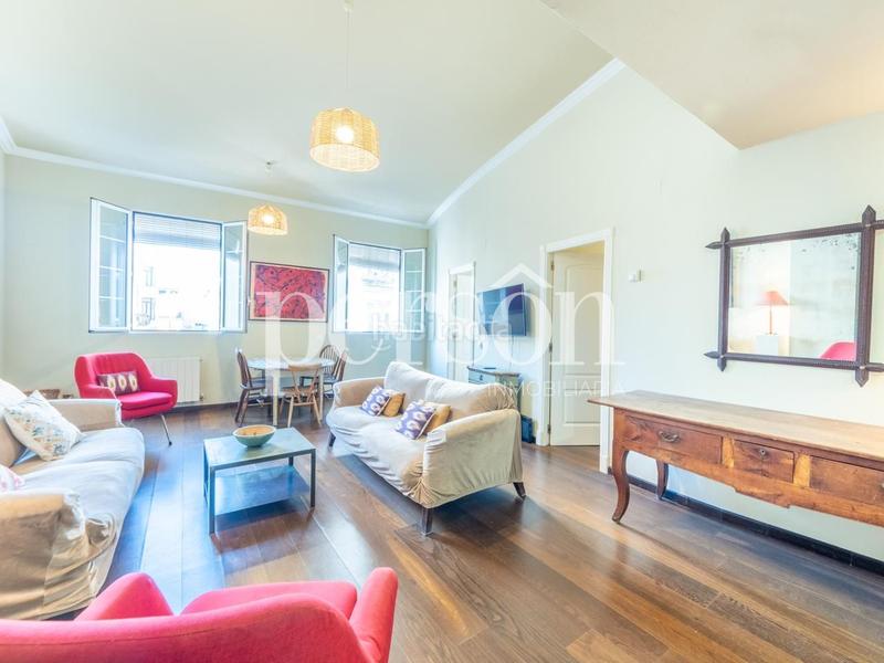 Foto 74f0ec30-b1d1-454b-8688-1c3ae2d027ee. Location attique dans La Seu Valencia