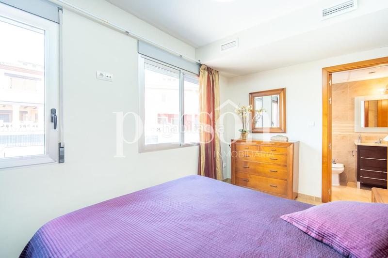 Foto 1d05f19a-8d0b-475f-bff8-11b03de60e5f. Casa con riscaldamento piscina in Mareny Blau Sueca