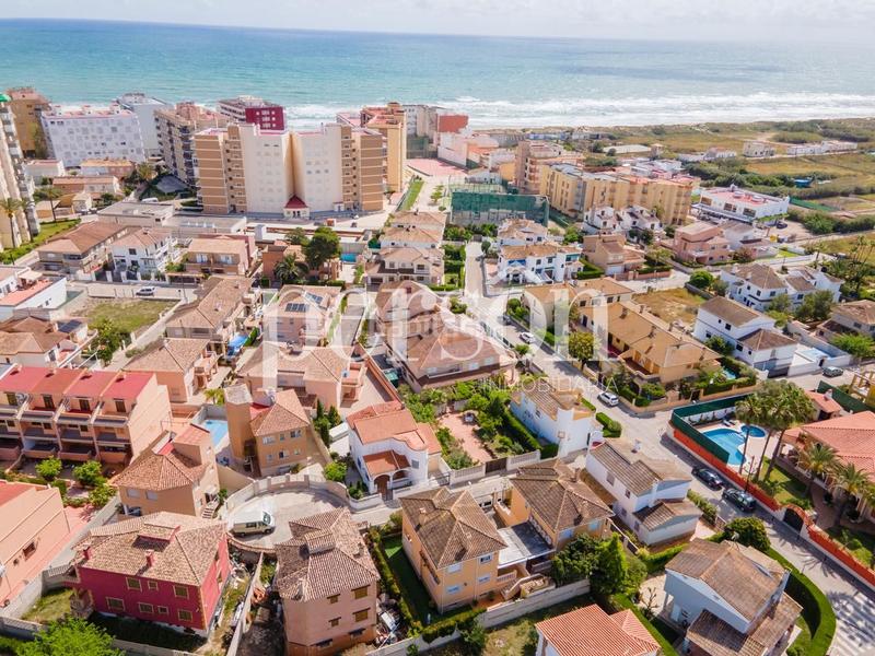 Foto db9036a2-a688-4f47-a83b-e90afe67e205. Casa con riscaldamento piscina in Mareny Blau Sueca