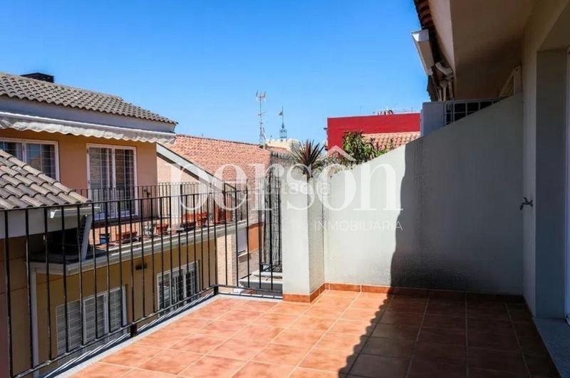 Foto b67ace65-a18f-4641-a87e-1d0e0c2ce062. Alquiler casa adosada precioso chalet adosado en Moncada