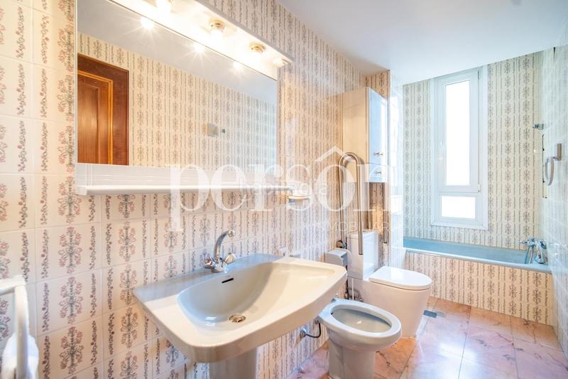 Foto eba6cf42-cef8-413a-9ecc-53d3af7ab91b. Appartamento con parcheggio in Jaume Roig Valencia