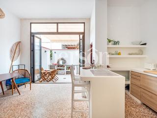 Location Rez-de-chaussée à El Cabanyal-El Canyamelar. Encantador piso renovado junto a la playa de las arenas