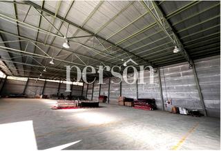 Lloguer Nau industrial a Albal. Alquiler nave industrial de 3.000 m con oficinas  excelente visi