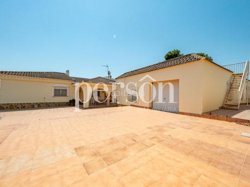 Foto 517e4250-8c01-481b-9f48-c01c9b51b642. Alquiler casa alquiler chalet urbanización lliria en Llíria