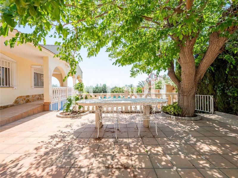 Foto c17317a6-4ac9-4580-8fd0-6ba4f7daef1f. Alquiler casa alquiler chalet urbanización lliria en Llíria