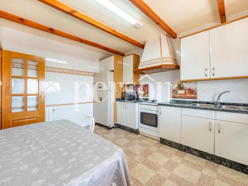 Foto f517d1e4-2906-40e1-9dd8-280861f6aea9. Alquiler casa alquiler chalet urbanización lliria en Llíria