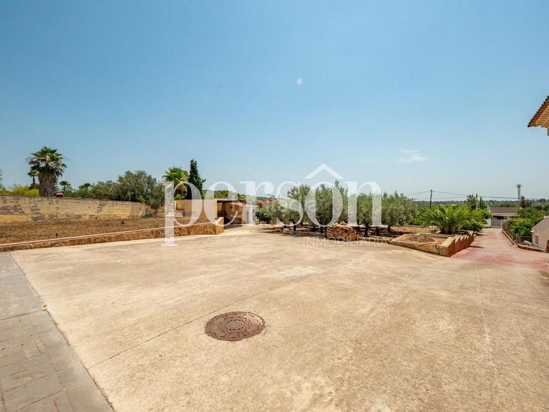 Foto 1ab0736c-d27b-4a05-a08e-f2a87256cd27. Lloguer casa amb aparcament piscina a Urbanizaciones Llíria