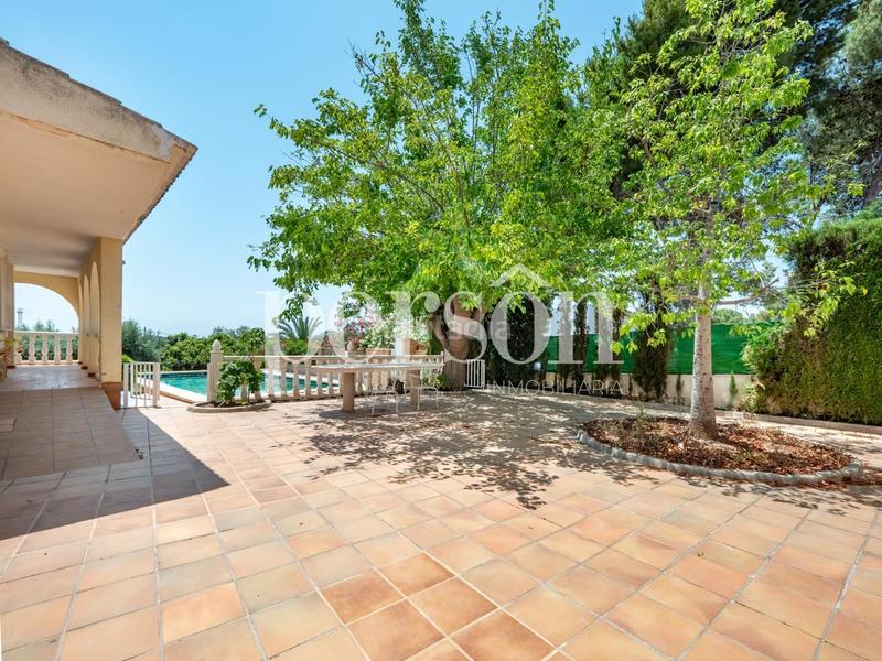 Foto 34fe3cd2-0316-4a01-9df0-6e2a51764101. Location maison avec parking piscine dans Urbanizaciones Llíria