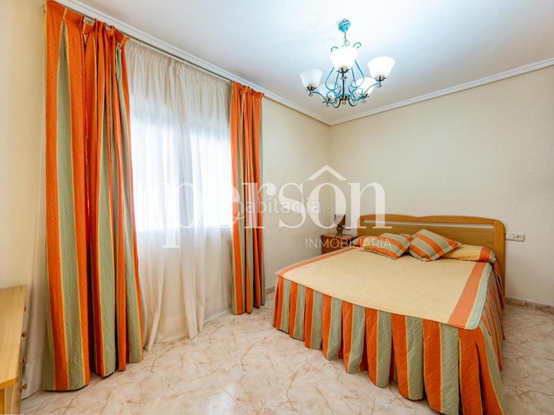 Foto 6d2fca9a-7c98-4bf9-83fd-45c50b166dbd. Location maison avec parking piscine dans Urbanizaciones Llíria