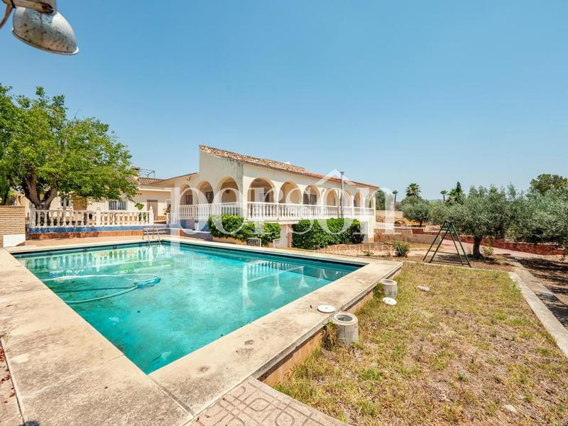 Foto b48603ab-d2e0-4ccf-afc8-d4b0fc22dda4. Location maison avec parking piscine dans Urbanizaciones Llíria