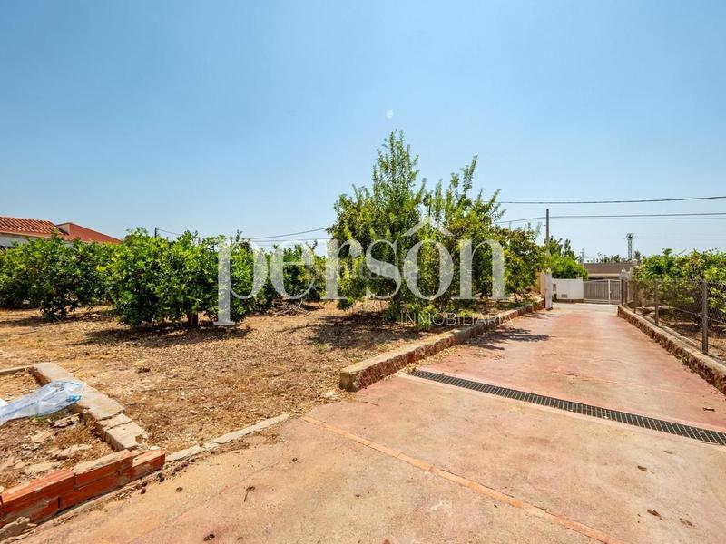 Foto b87275e8-7318-4d2c-bca0-e66c1ad2487d. Location maison avec parking piscine dans Urbanizaciones Llíria