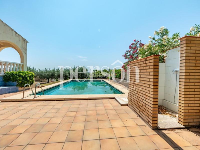 Foto 0a50a09b-561e-47b3-b21c-2ea04f3e646a. Rent house with parking pool in Urbanizaciones Llíria