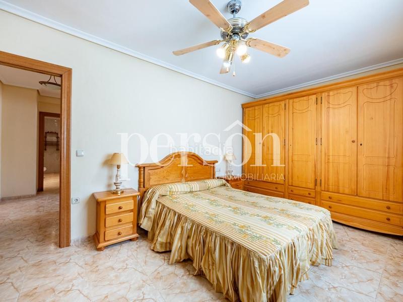 Foto f9d8f3fe-57c2-4ec1-a229-e74eff8abcc8. Rent house with parking pool in Urbanizaciones Llíria