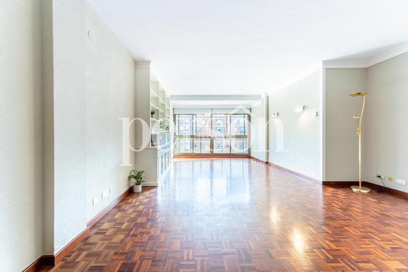 Foto 1583cfbc-a405-47bc-adf2-fa74ae7ca3e1. Piso  en venta en calle damadeu de savoia en Exposició Valencia