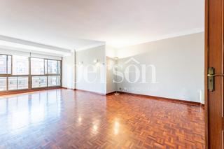 Pis a Exposició. Piso en venta en calle damadeu de savoia