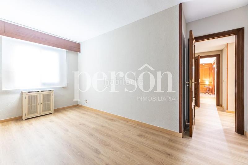 Foto 884c1865-3d57-4052-a6e4-550926b78211. Piso  en venta en calle damadeu de savoia en Exposició Valencia