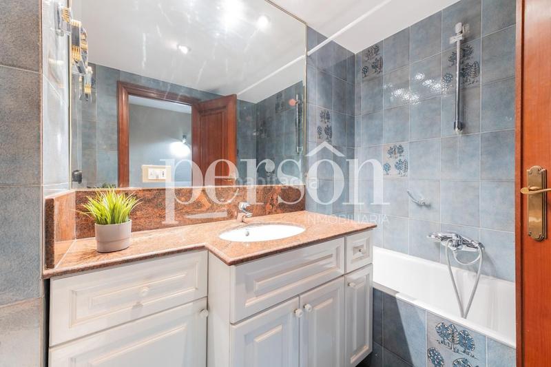 Foto a51fdfe7-cc9e-46ad-8144-7300c0d74756. Piso  en venta en calle damadeu de savoia en Exposició Valencia