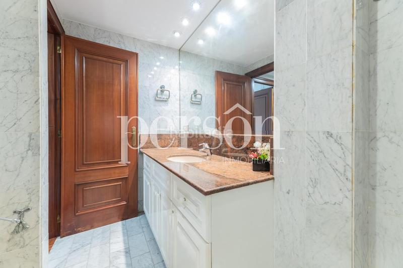 Foto fba122d8-65ac-4c4c-8164-e004b893c9f8. Piso  en venta en calle damadeu de savoia en Exposició Valencia