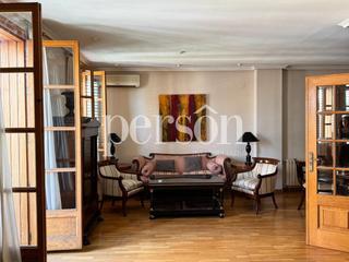 Miete Etagenwohnung in La Petxina. Alquiler de  vivienda  amplia y amueblada en la petxina