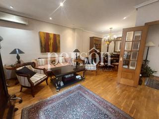 Lloguer Pis a La Petxina. Alquiler de  vivienda  amplia y amueblada en la petxina