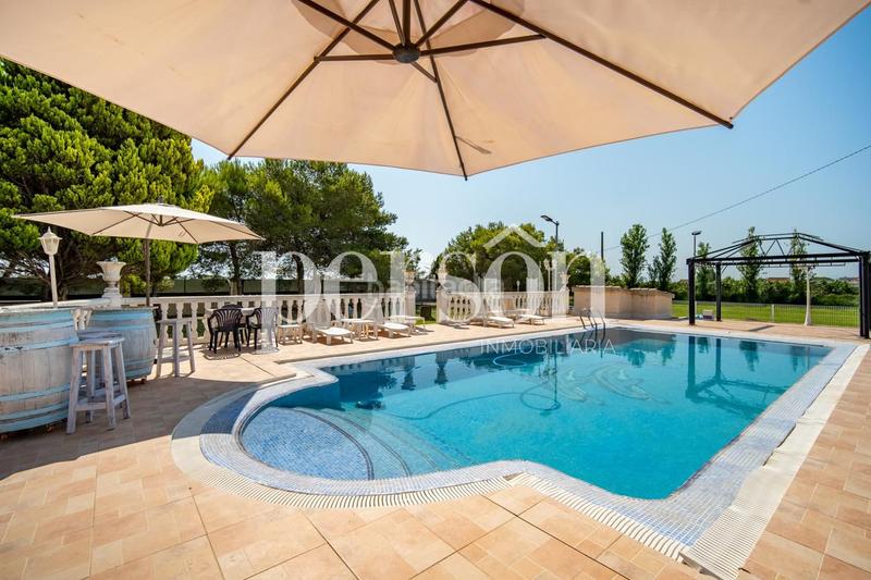 Foto b2ad55de-e1d3-4aed-adaa-247a3a584ca5. Casa chalet exclusivo privacidad, elegancia y vida mediterránea en Cullera