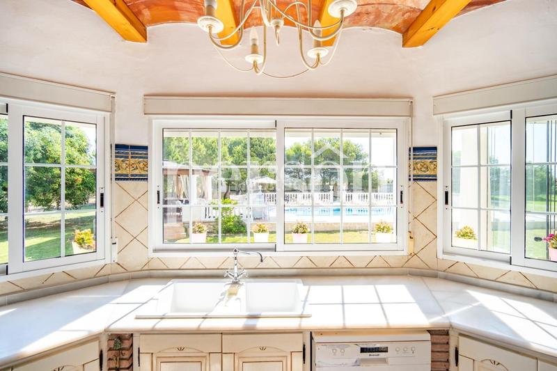 Foto ce2a1efc-f5f0-4a7f-ac7b-e46113415b4c. Casa chalet exclusivo privacidad, elegancia y vida mediterránea en Cullera
