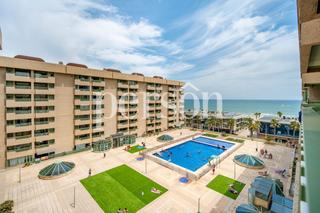Apartament  Mare nostrum. Luminoso apartamento con terraza y vistas al mar en la patacona