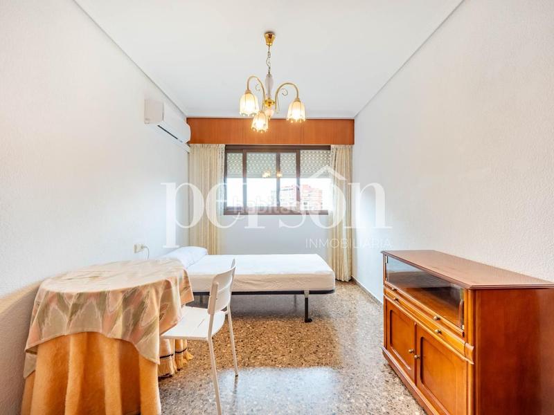 Foto c701d650-d91b-4d67-a852-a1e92195b7ab. Miete etagenwohnung in Mestalla Valencia