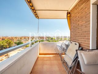 Flat in Tres Forques. Amplia y luminoso piso con vistas en tres cruces