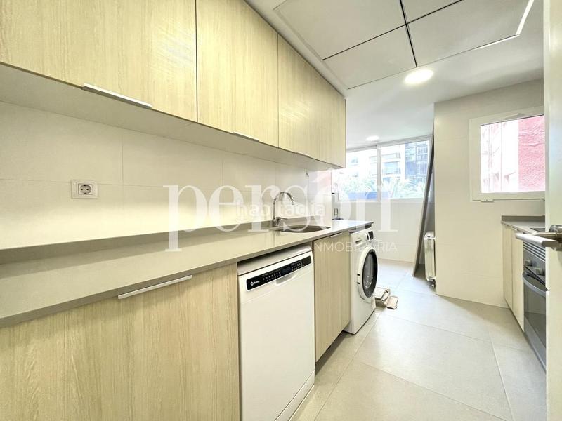 Foto ee3b58ee-468e-4462-aec1-363c2ce13c03. Alquiler piso gran piso reformado a estrenar ideal para estudiantesresidentes en Valencia