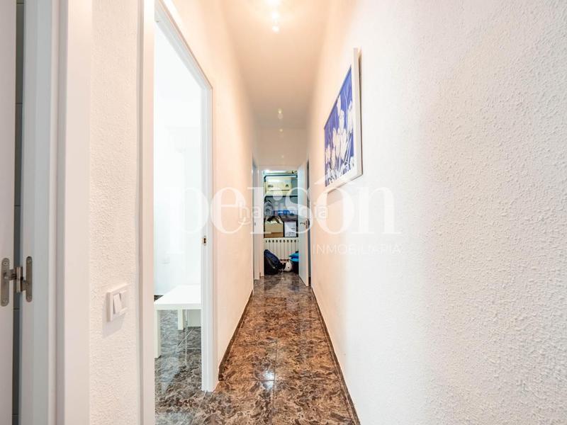 Foto 25b1685b-4012-40f4-b58a-69f7e66dd831. Pis a Mestalla Valencia