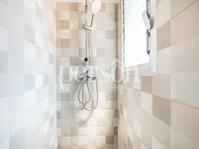 Foto bd95ac64-8d8a-4c20-88ba-23159d141b62. Pis a Mestalla Valencia