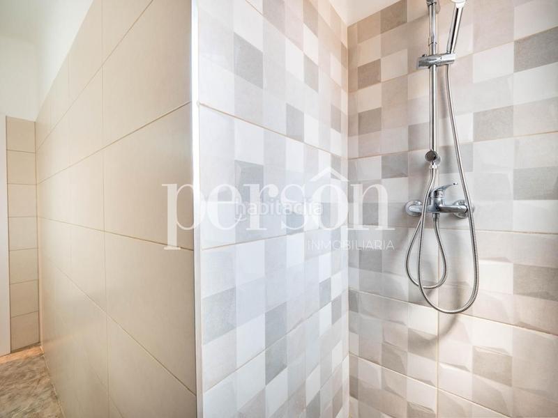 Foto c2844c6d-7665-4146-89e5-13d87d26011c. Pis a Mestalla Valencia