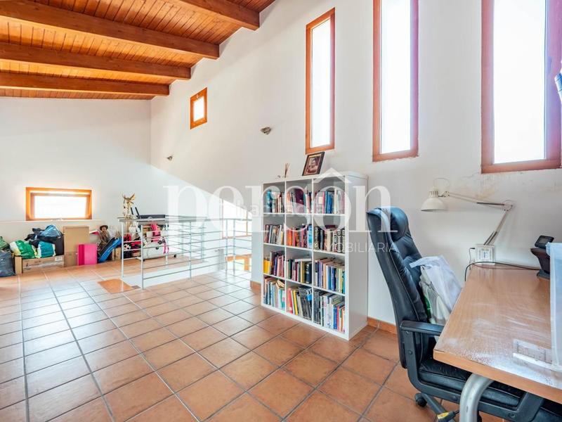 Foto 1688bfc6-a454-4918-8ea6-0e6eb77d8479. Alquiler casa chalet bioclimático en urbanización privada en Serra