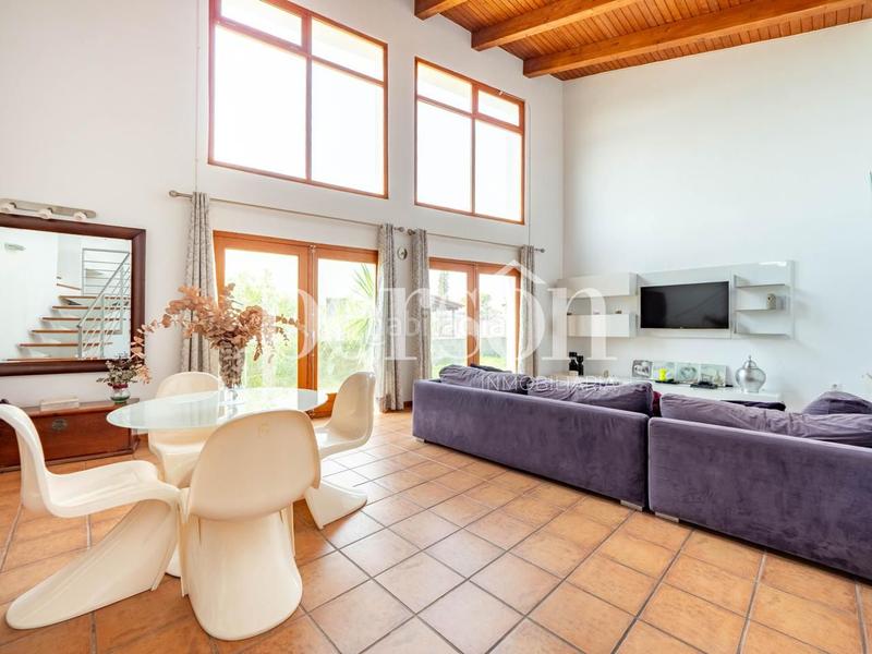 Foto 805579cb-5f40-4f0c-a131-6d05878ae56a. Alquiler casa chalet bioclimático en urbanización privada en Serra