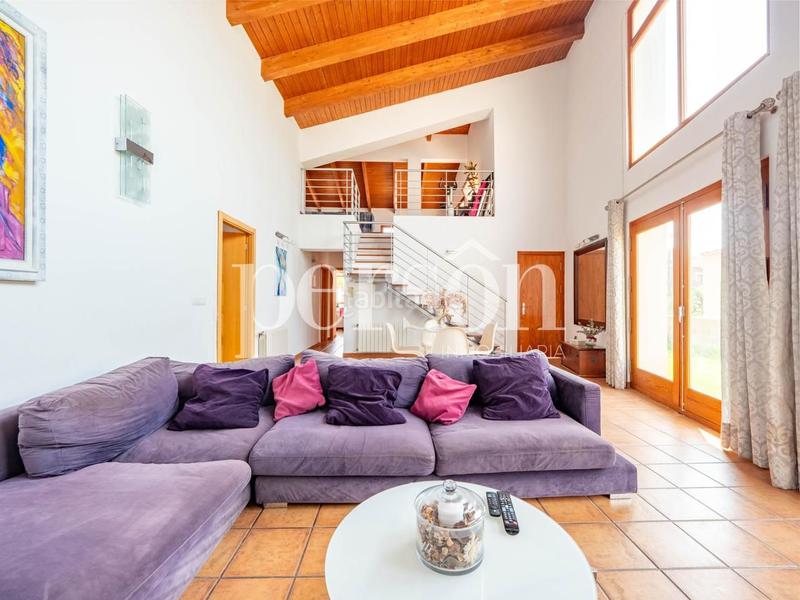 Foto bcdc2ada-1dd3-4f5f-a404-029a0ecc32e1. Alquiler casa chalet bioclimático en urbanización privada en Serra