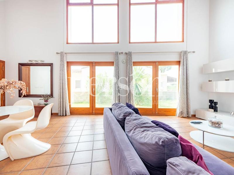 Foto 5246675d-3968-4b85-8e3c-f4e1f280b22c. Location maison avec chauffage piscine dans Serra