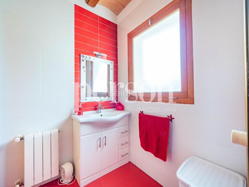 Foto 5977fdd5-b8d7-4b8d-be54-664442d1312f. Location maison avec chauffage piscine dans Serra