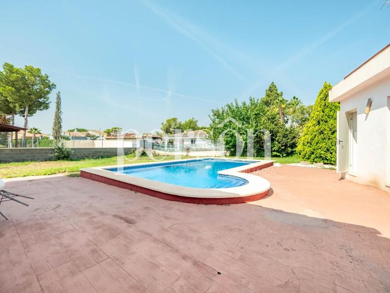 Foto 66fff4ba-e929-4780-8b05-4ba4a230d931. Location maison avec chauffage piscine dans Serra