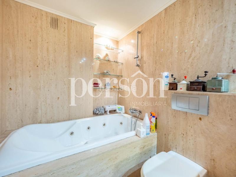 Foto 515ef3a8-8f83-4874-aed7-17a2958e0a52. Piso espectacular piso de 205 m junto al mercado central en Valencia