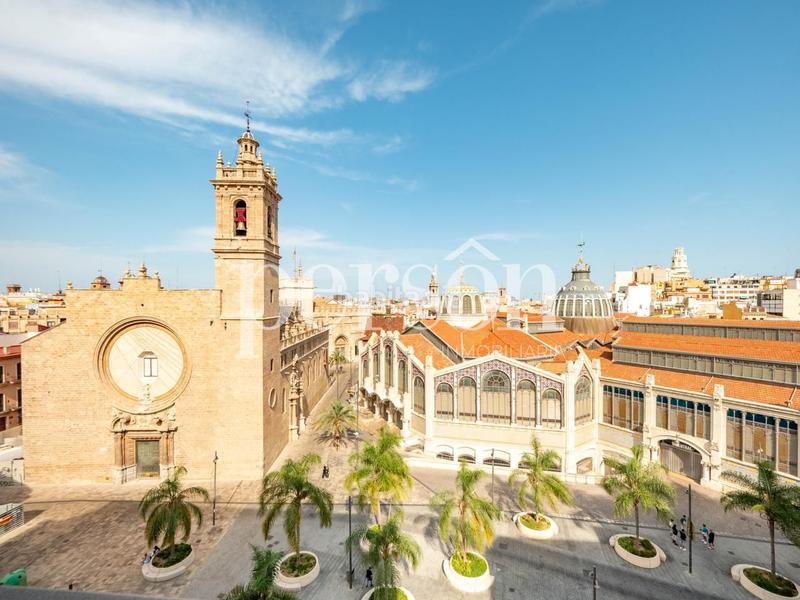 Foto fa01430c-ef32-44da-b1d7-4af805c9df84. Piso espectacular piso de 205 m junto al mercado central en Valencia